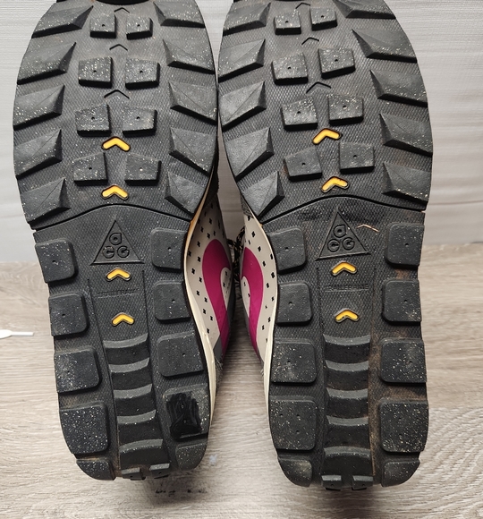 Nike ACG Air Alder Mid Hiking Trail Frame Boots 599660-060 Men’s Size 13 - Picture 2 of 7